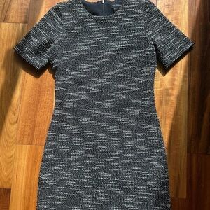 Club Monaco Gray and Black Sheath Dress with Crew Neck and Short Sleeves